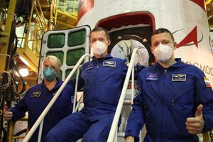 Два члена экипажа уже летали в космос