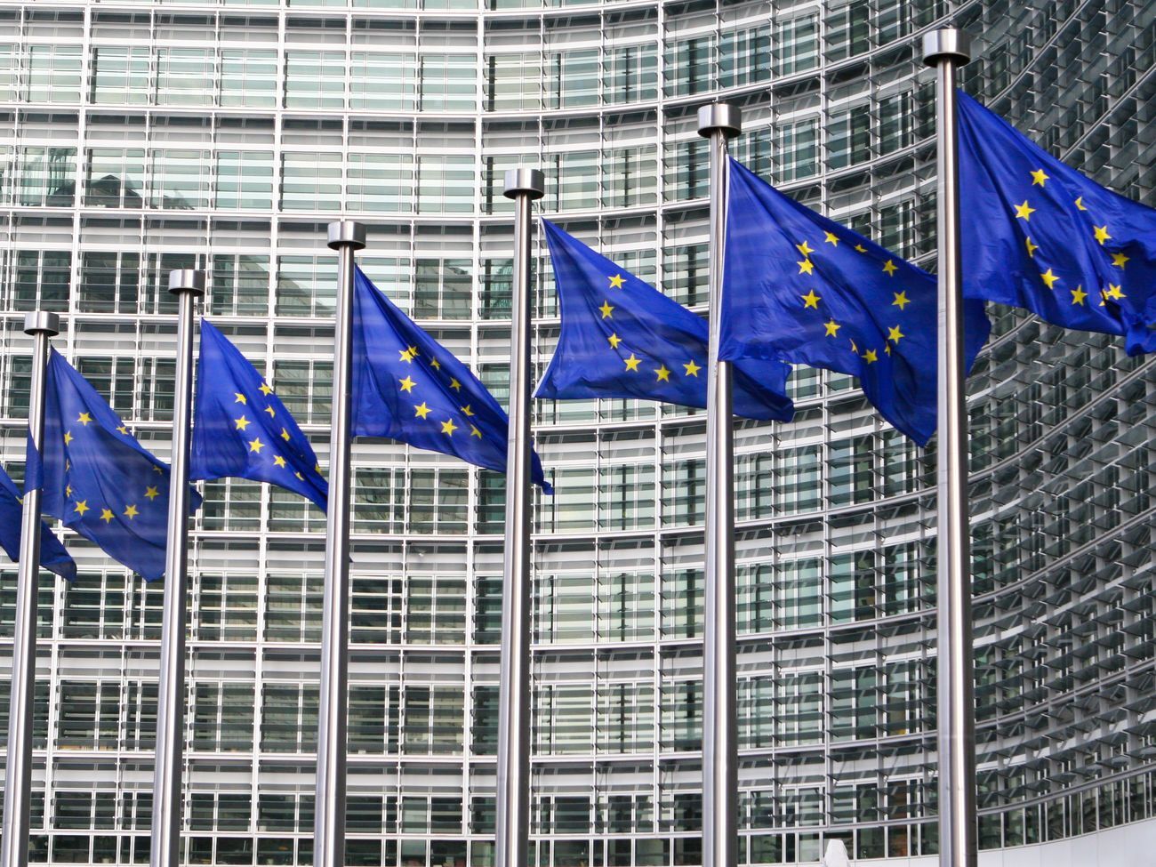 Как уточнил Йозвяк, решение о санкциях будет опубликовано в Официальном журнале ЕС 15 октября