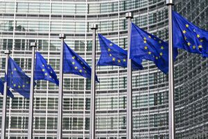 Как уточнил Йозвяк, решение о санкциях будет опубликовано в Официальном журнале ЕС 15 октября