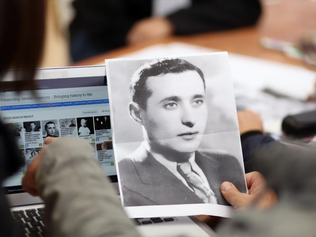 Centropa предлагает преподавателям и студентам сайт на украинском языке, мультимедийные фильмы об украинских еврейских семьях и передвижную выставку "Украинский еврейский семейный альбом"