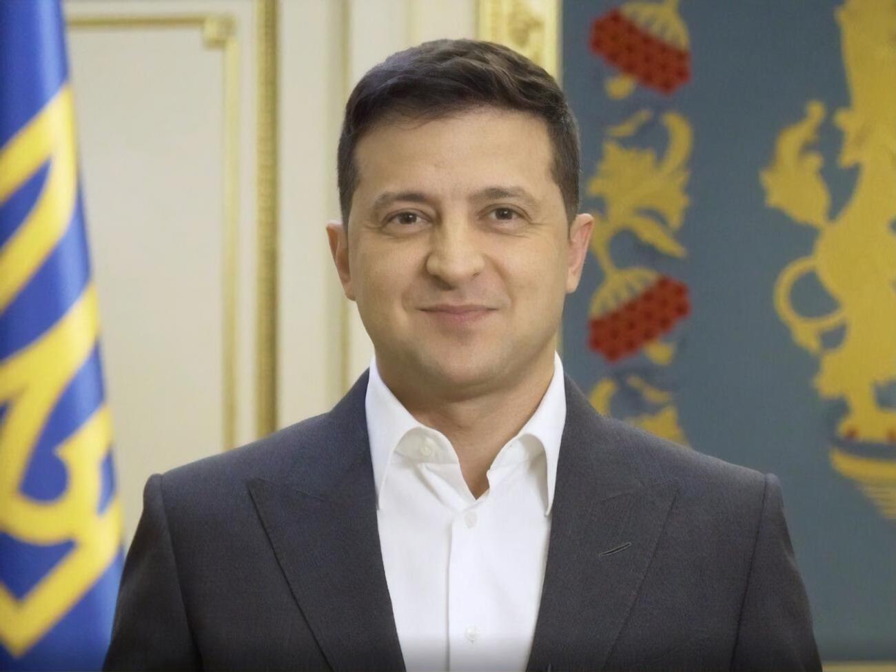 Зеленский озвучил две из пяти тем опроса
