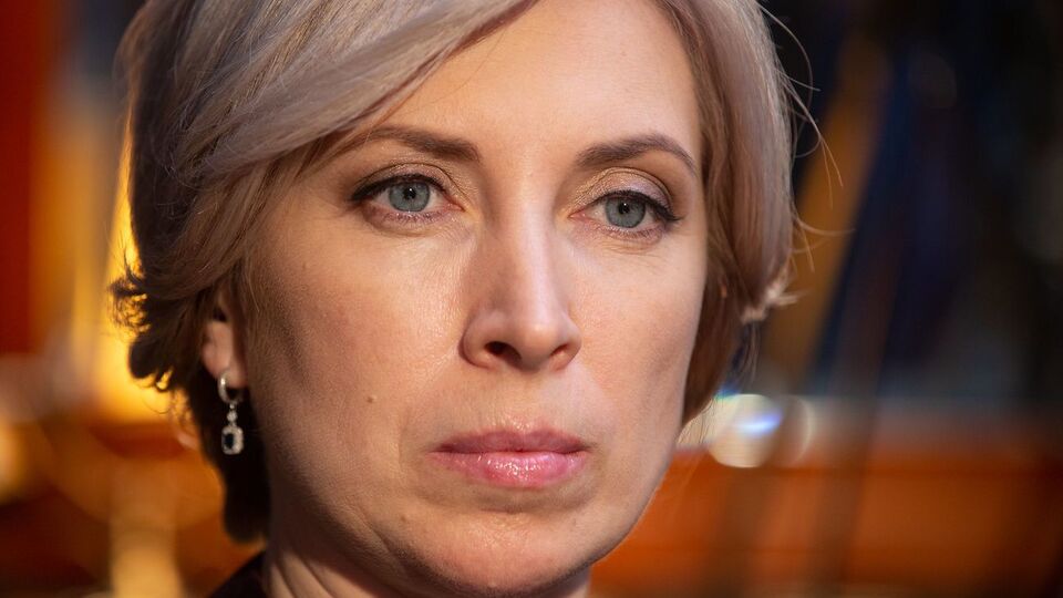 Верещук: Тищенко из другого теста. Он пришел из 90-х, принес карго-культ каких-то пацанов, фени и думает, что это работает в XXI веке