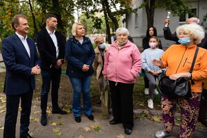 Попов (слева): Сегодня детсады Киева переполнены, и все равно мест в них не хватает