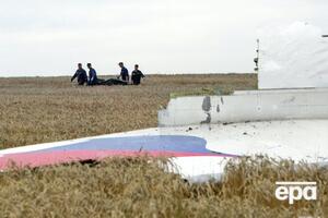Boeing 777, летевший из Амстердама в Куала-Лумпур, потерпел крушение 17 июля 2014 года в Донецкой области