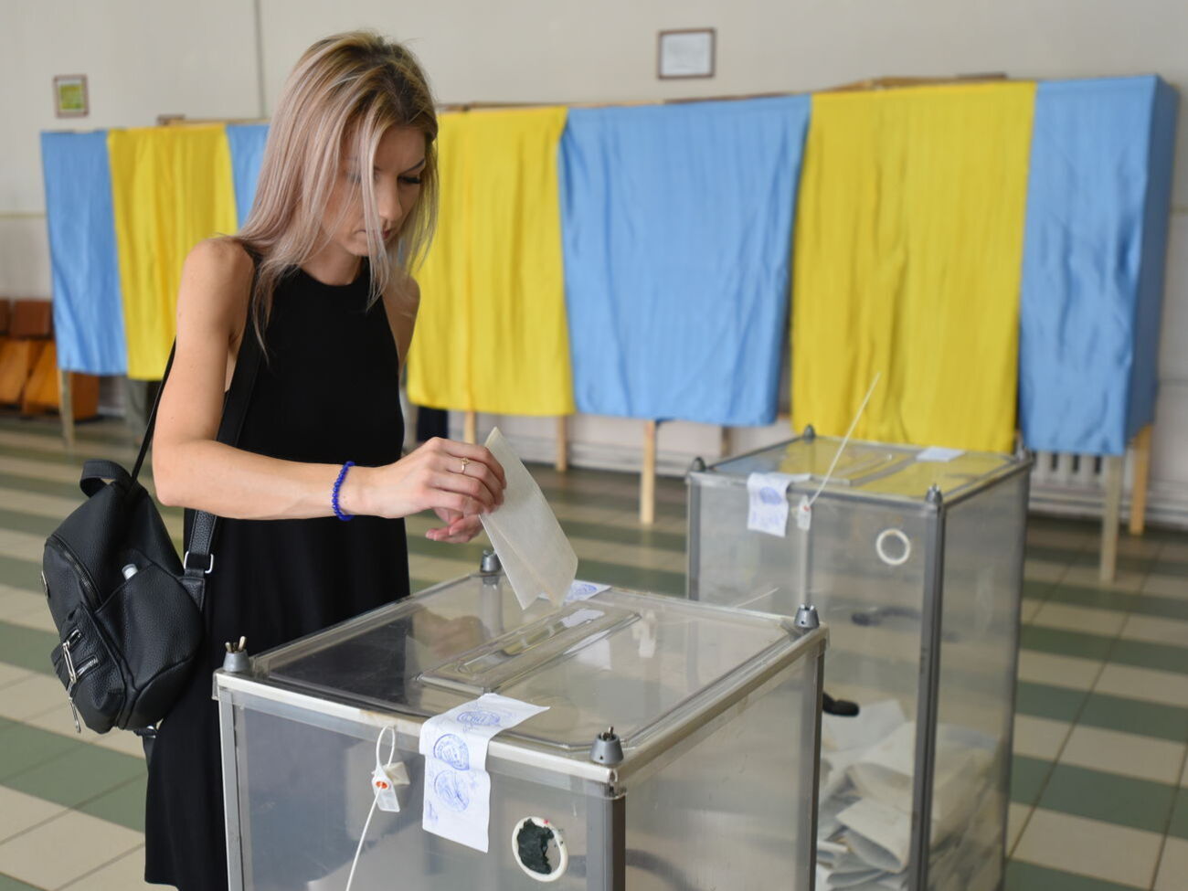 Местные выборы в Украине назначены на 25 октября