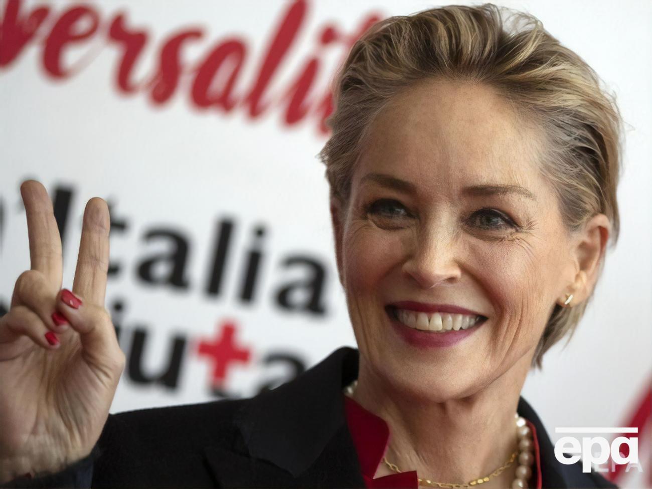 Стоун отказалась от свиданий с мужчинами