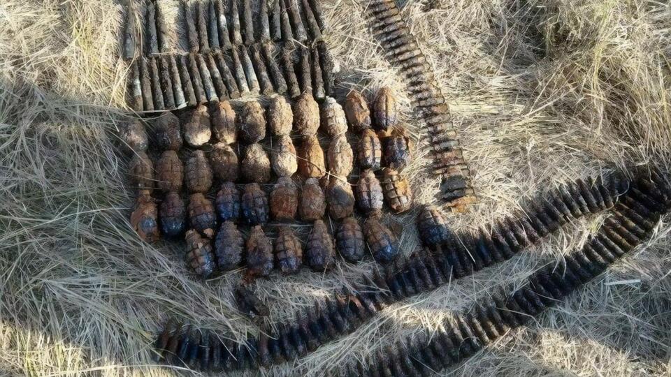 Вилучені зі схованок боєприпаси знищили