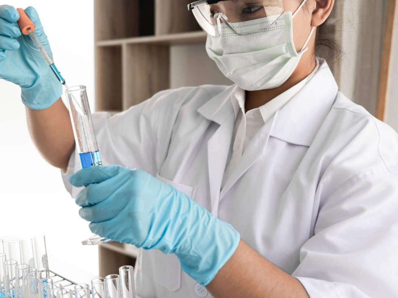 Державні лабораторії залучатимуть до тестування приватні, якщо не зможуть виконувати великий обсяг досліджень
