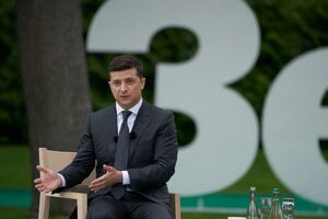 13 октября Зеленский заявил, что 25 октября украинцам предложат ответить на "пять важных вопросов"