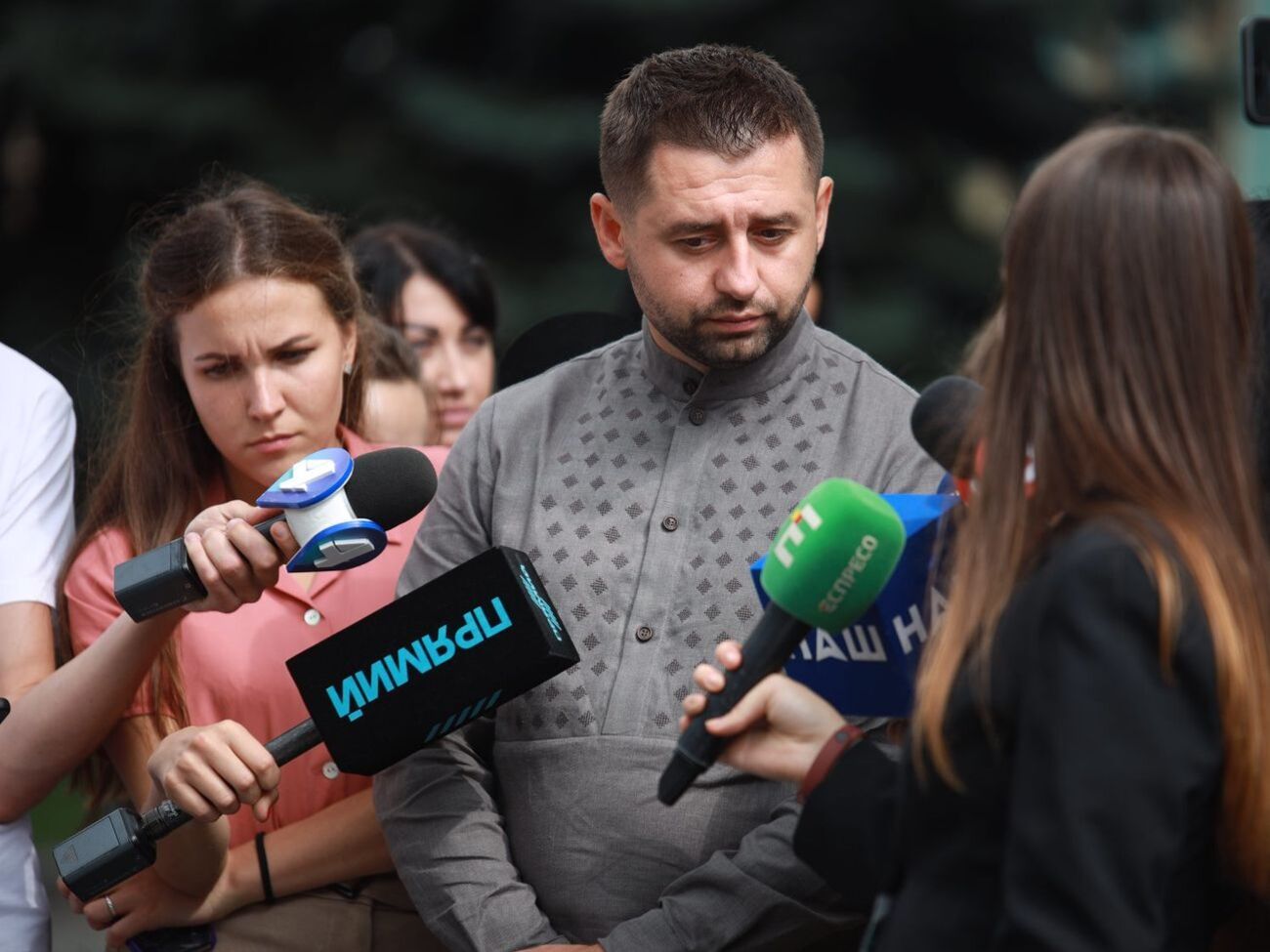 Арахамія:&nbsp;У складі "Слуги народу" є люди, які при нагоді працюють на політичних опонентів