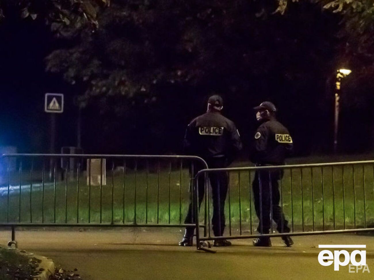 Полиция задержала девять человек в связи с убийством в пригороде Парижа