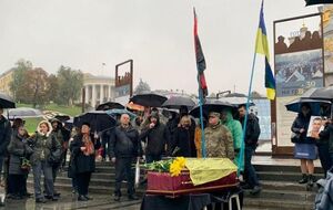 На прощание пришло около 100 человек