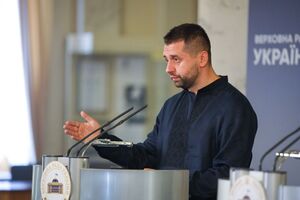 Арахамия: Это опрос Зеленского, он имеет право спросить тогда, когда он хочет