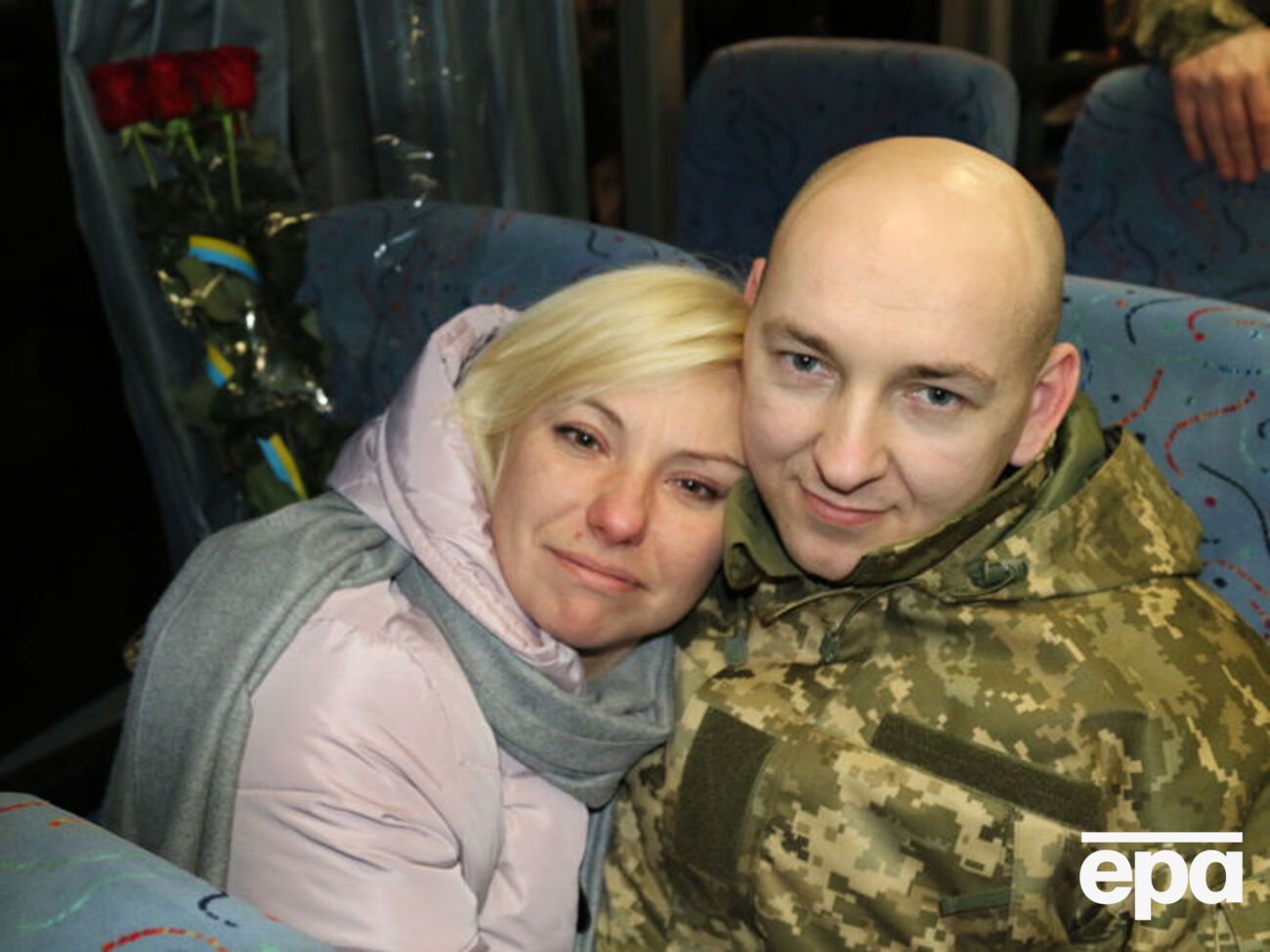 Деева после обмена в 2019 году встречала супруга Людмила