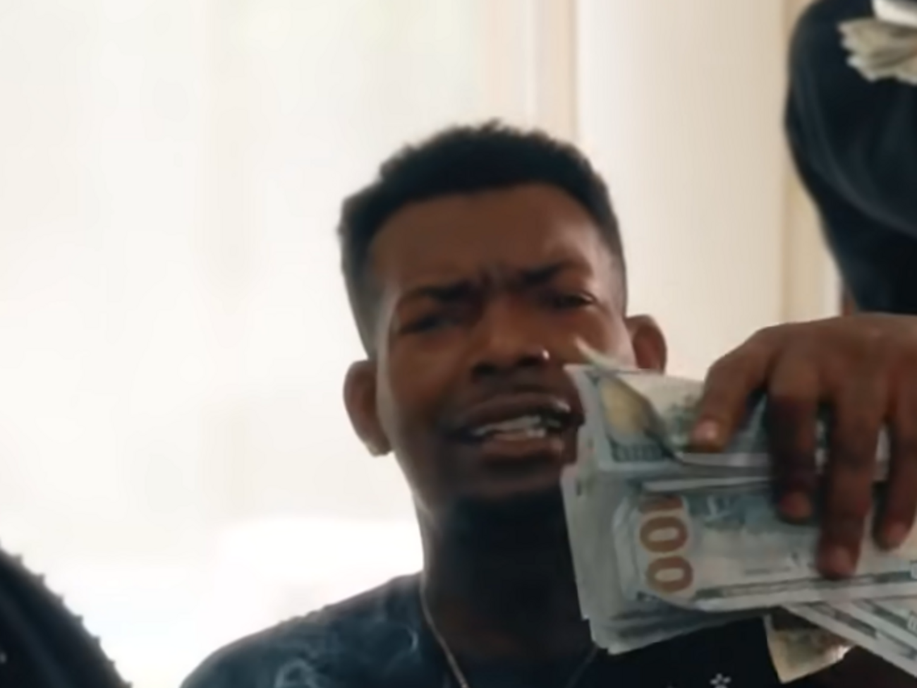 В Америке зачитали рэп о том, как обмануть управление занятости