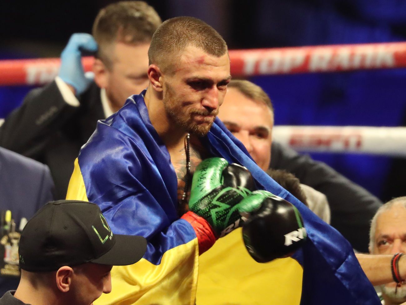 Бой Ломаченко &ndash; Лопес из-за эпидемии коронавируса прошел без зрителей