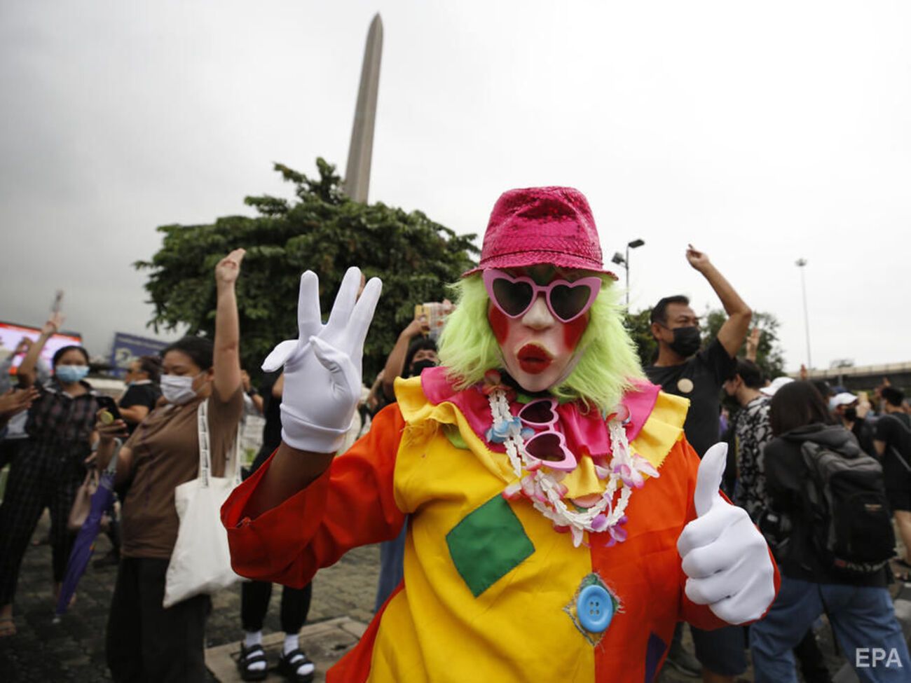 В Бангкоке продолжаются протесты, их участники призывают премьера уйти в отставку. Фоторепортаж