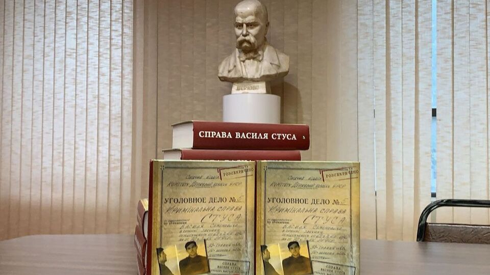 Суд заборонив Кіпіані та видавництву Vivat поширювати в медіа інформацію, пов'язану з книжкою