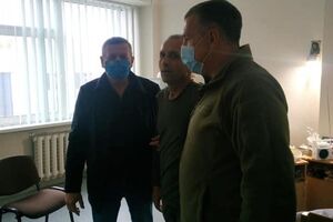 Балуха (у центрі) побили в районі Гідропарку в Києві у ніч на 8 вересня