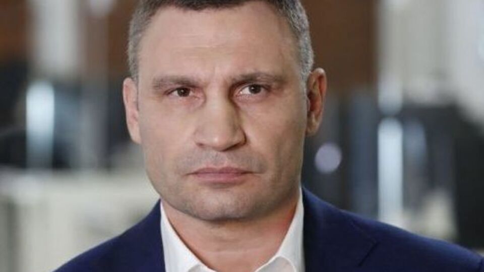 Виталий Кличко: Количество пациентов, нуждающихся в госпитализации, постоянно увеличивается. Поэтому город уже развернул почти 2800 коек в 22 столичных больницах.