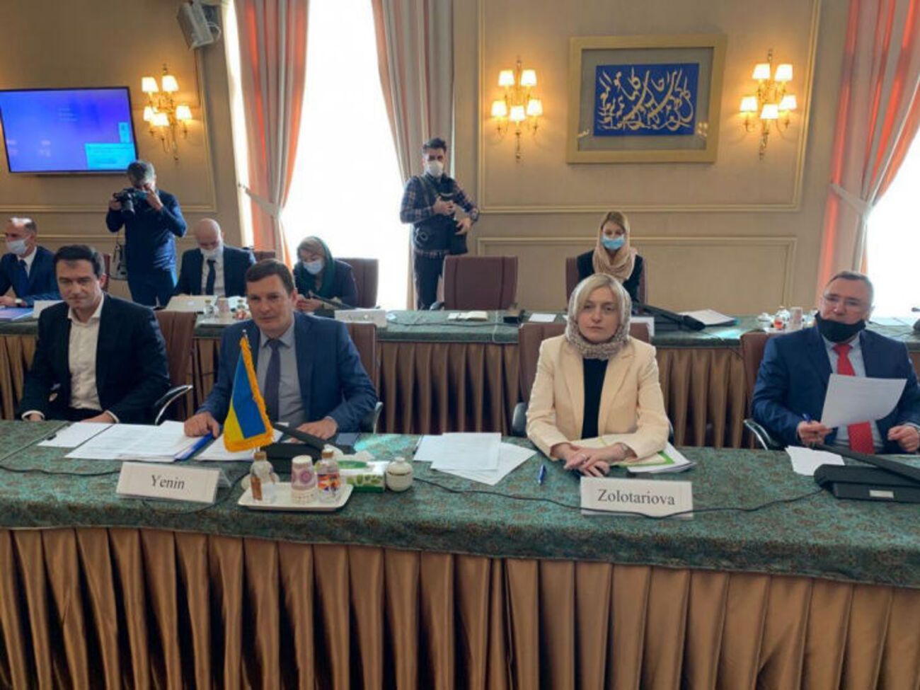 Второй раунд переговоров продлится два дня