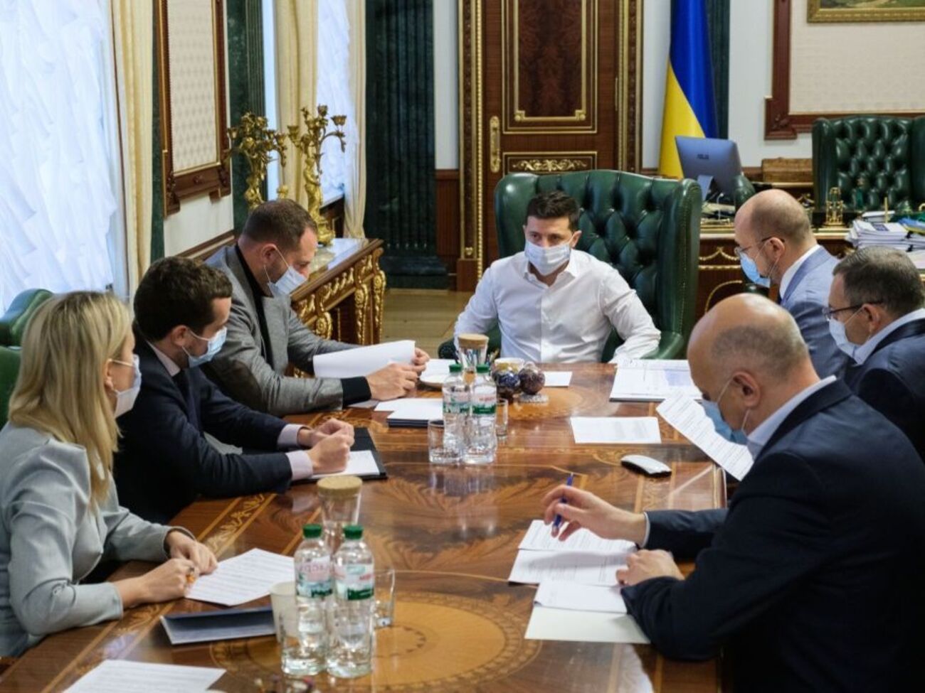 Зеленский обсудил, как предотвратить распространение коронавируса