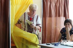 Наибольшее количество нардепов, баллотирующихся в местные советы и на пост городского головы, – члены депутатской группы "За майбутнє"