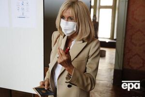 Макрон контактировала с заболевшим COVID-19