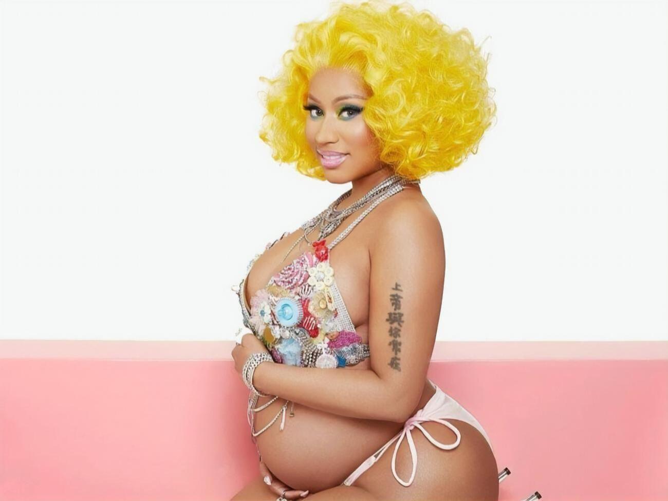 Мінаж повідомила про вагітність у липні