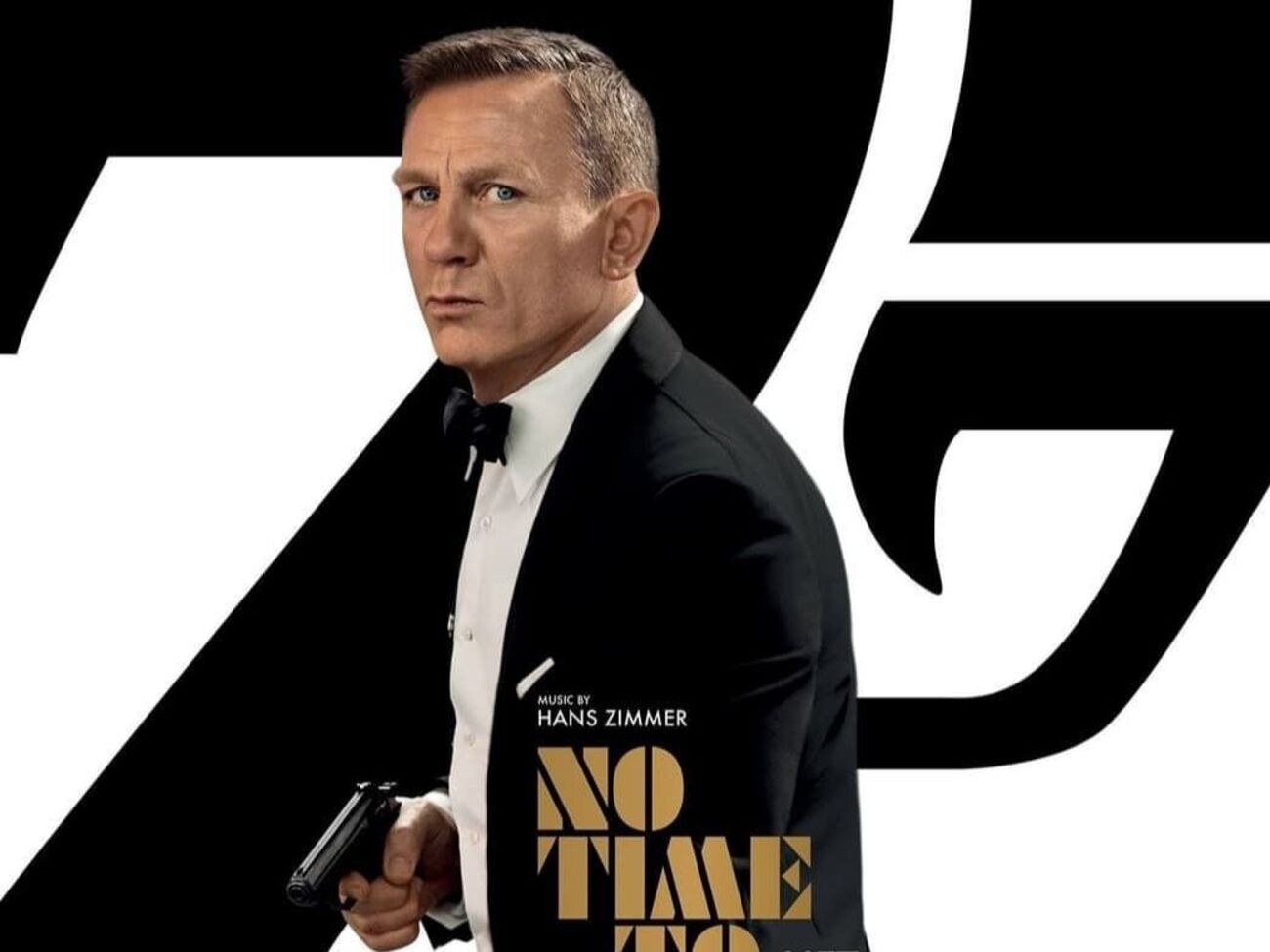 В клипе на саундтрек использованы фрагменты нового фильма с участием Крейга