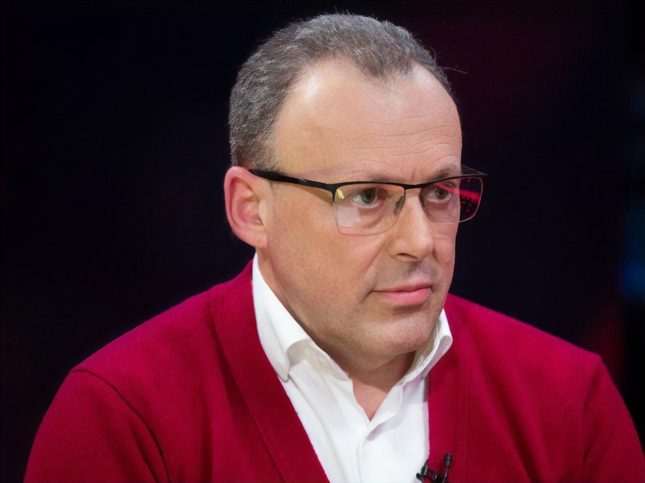 Дмитрий Спивак:&nbsp;Вот же она двойная мораль. Петр Алексеевич&nbsp;&ndash; вот оно, вот она, торговля конфетами, вот оно это все, что вы подписали в 15-м