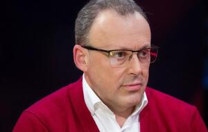 Дмитро Співак: Ось же вона, подвійна мораль. Петро Олексійович – ось воно, ось вона, торгівля цукерками, ось воно це все, що ви підписали 15-го