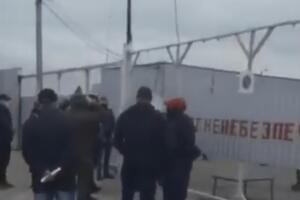 На території нафтобази перебувають тітушки в балаклавах, повідомив Мельничук