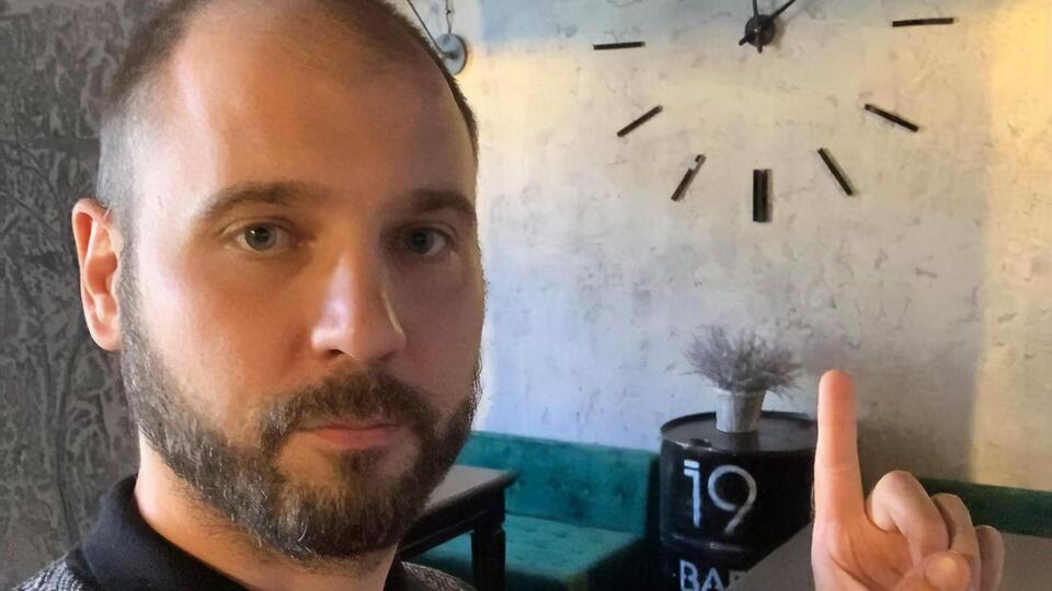 За даними "Миротворця", Клецов проводив мітинги, спрямовані на зрив мобілізації у Збройних силах України