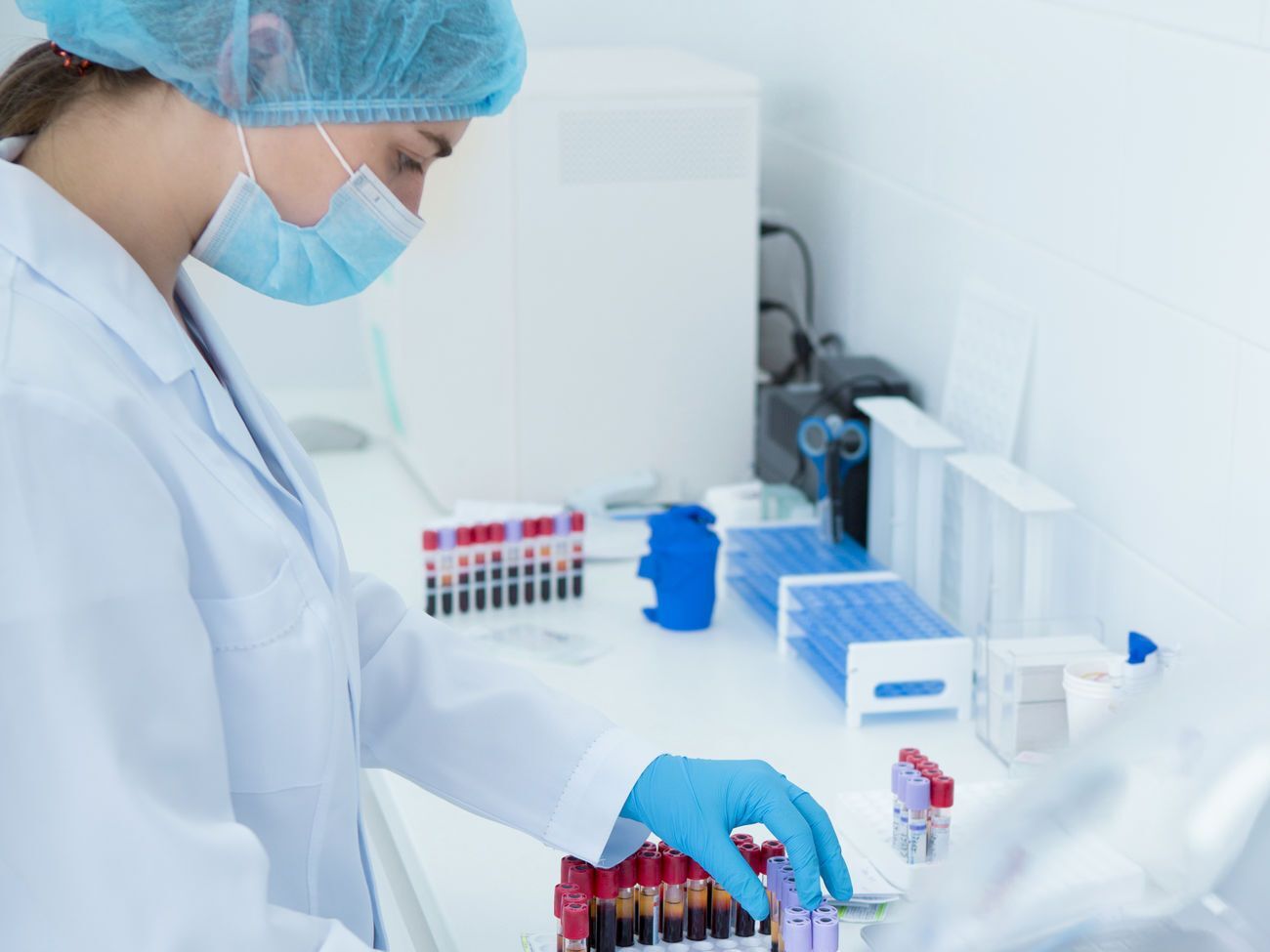 В Украине третий день подряд фиксируют рекордное количество новых случаев коронавирусной инфекции