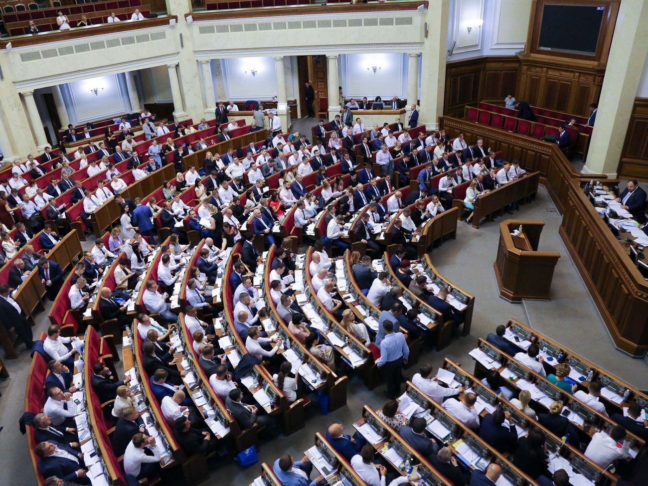 "Слуга народу" закликає всіх представників української влади бути зваженими у своїх заявах і коментарях