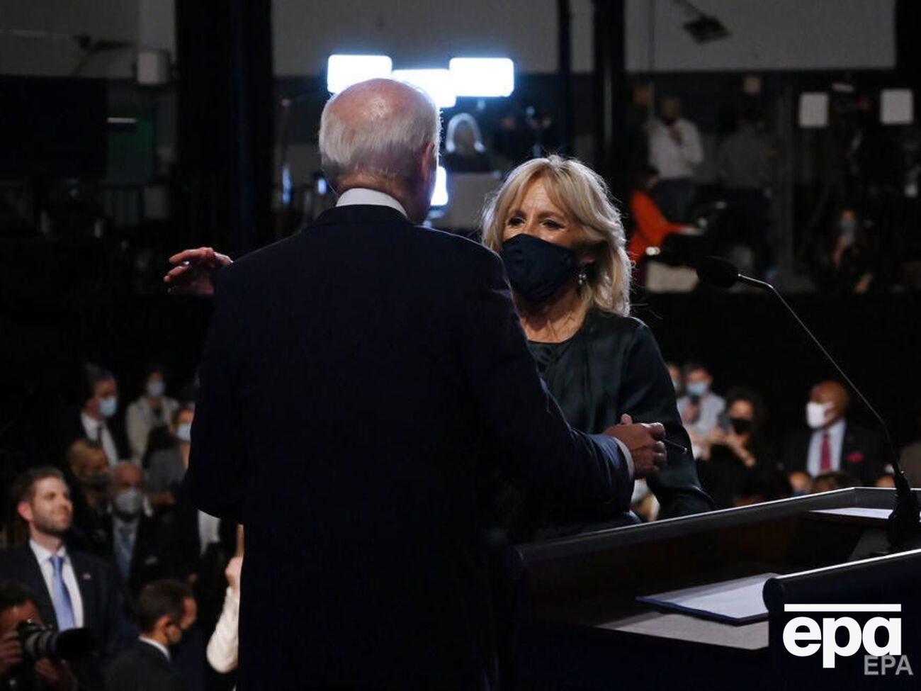 Байден і його дружина одержали негативні результати тестів