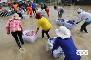 Вода затопила более 73 тысяч домов по всей Камбодже