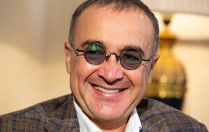 Никонов: Ты знаешь такую поговорку: "Когда начинают строить небоскребы, жди кризиса"?