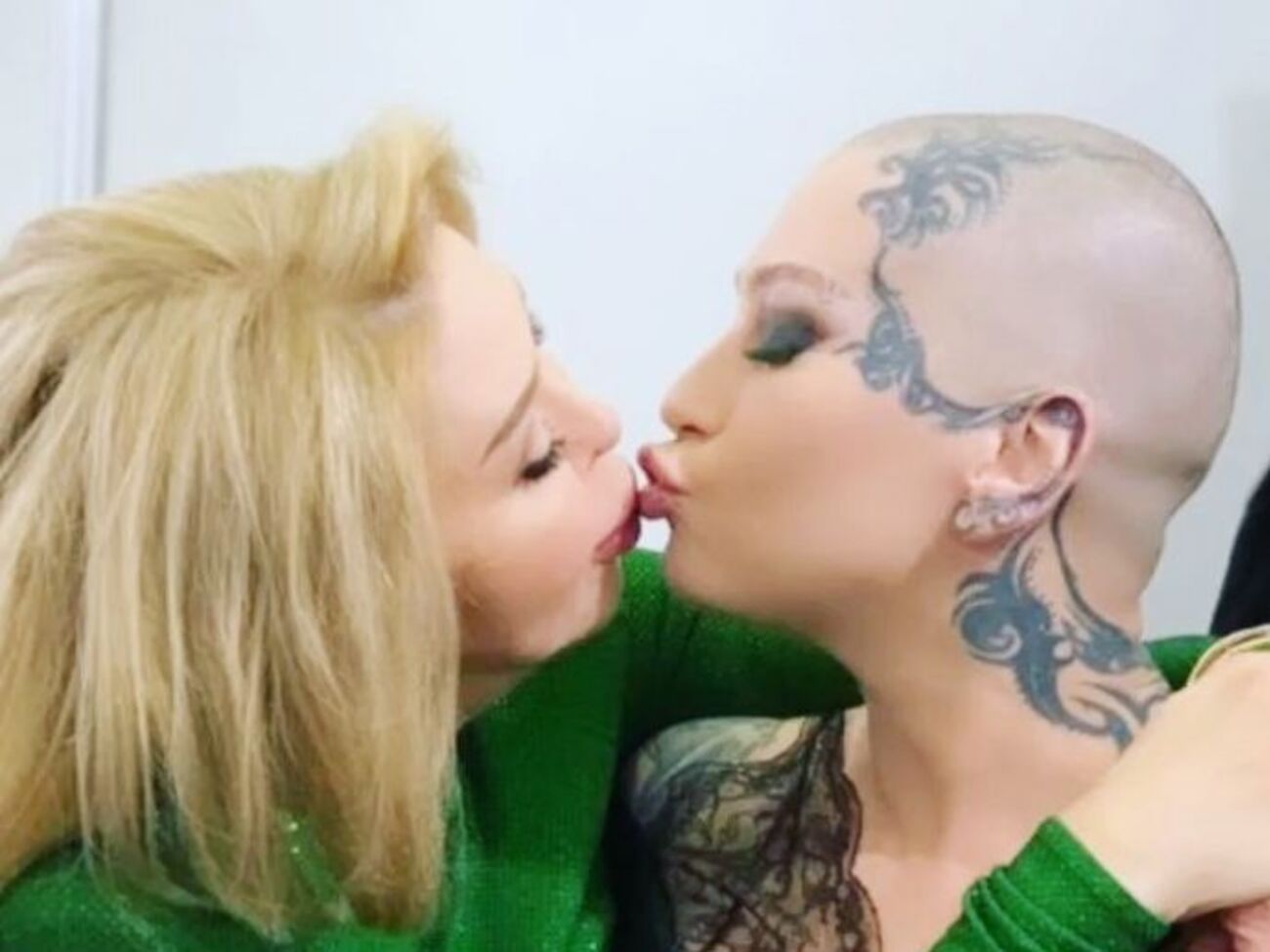 Успенская и Наргиз: Две перелетных птицы, и нет для нас границы