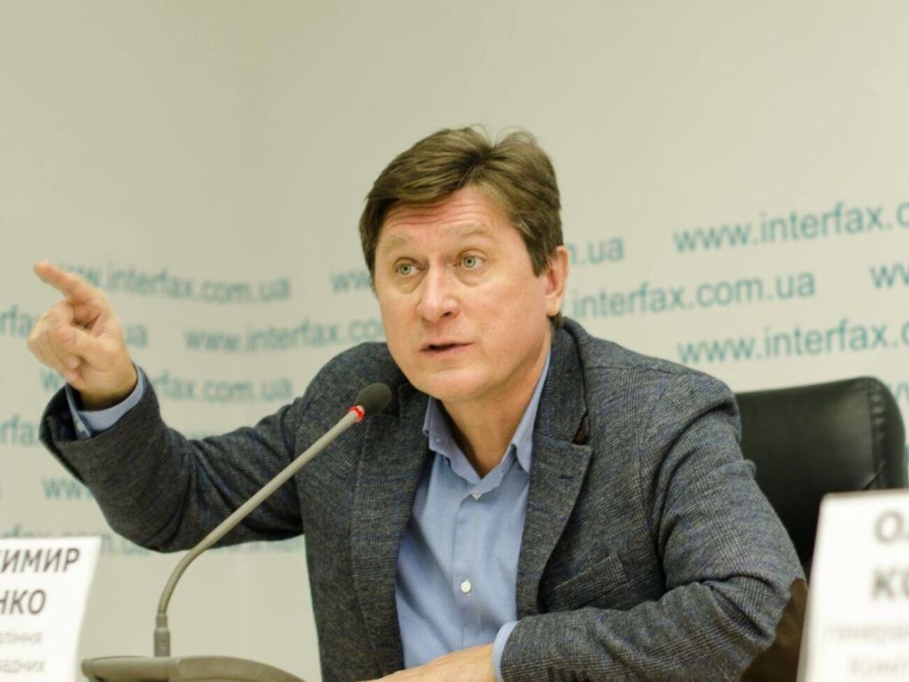 Зеленський болісно сприймає критику. Тому в посланні прагнув показати, що виконує свої обіцянки