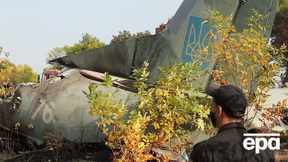 Навчальний літак Ан-26Ш упав і загорівся за два кілометри від військового аеродрому Чугуєва ввечері 25 вересня