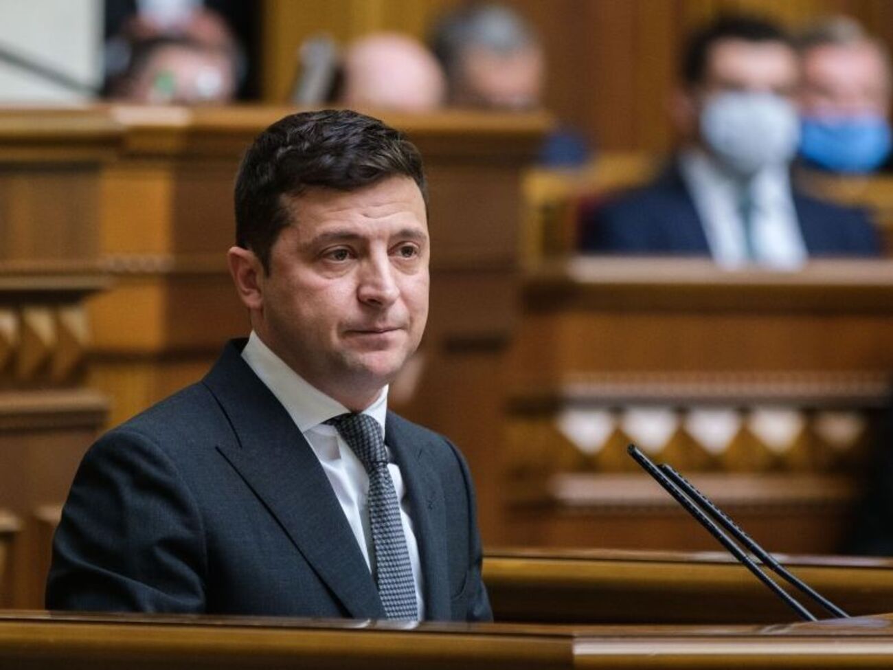 Владимир Зеленский:&nbsp;Думал я год назад, что менять страну к лучшему будет настолько сложно? Нет. Изменил бы я свое решение, если бы тогда знал об этом? Нет