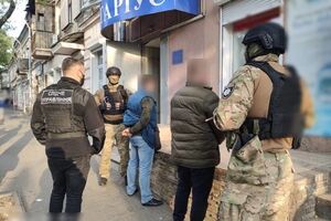 Затриманих поки не повідомили про підозру і не обрали їм запобіжного заходу