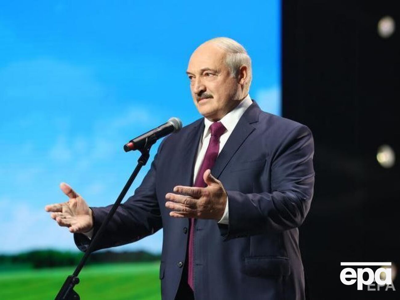 Лукашенко:&nbsp;Вам жить в этой стране. А что будет? Вы что, думаете, они нас и вас пожалеют?