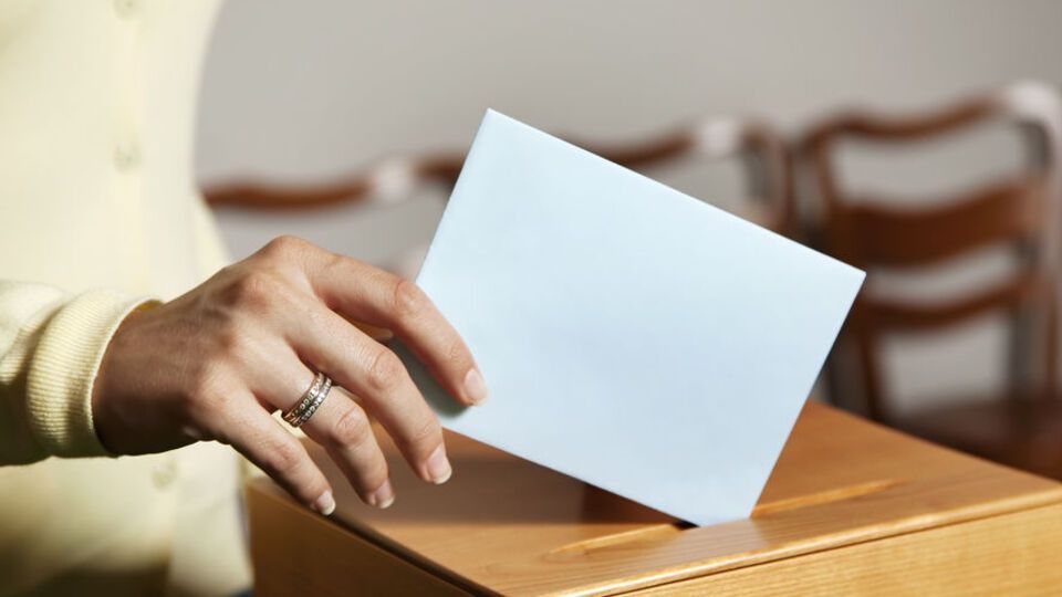 Бюллетени охраняли полицейские