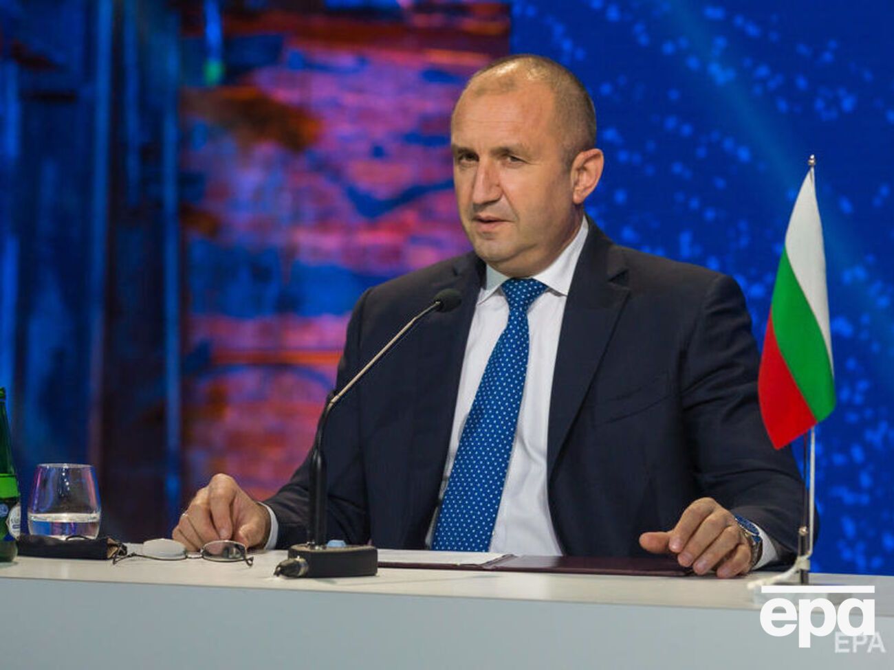 Радев прервал официальный визит в Эстонию