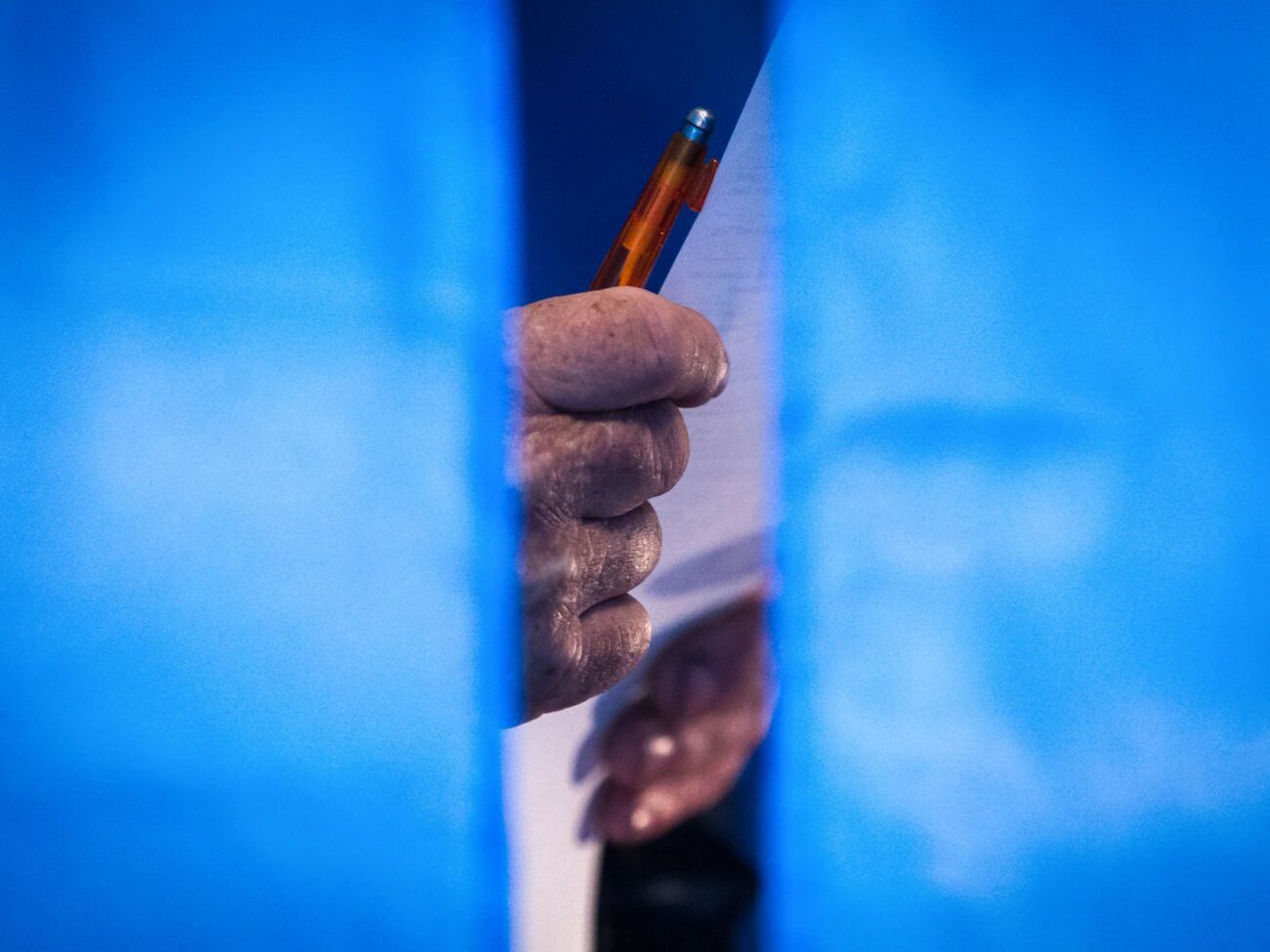 Местные выборы в Украине назначены на 25 октября