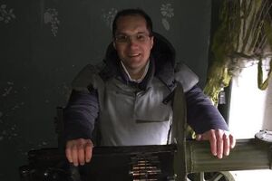 Президенту і "слугам народу" не варто їхати на тилові бази на Донбасі для показного обіду, фотосесії київських гостей поваги не викликають