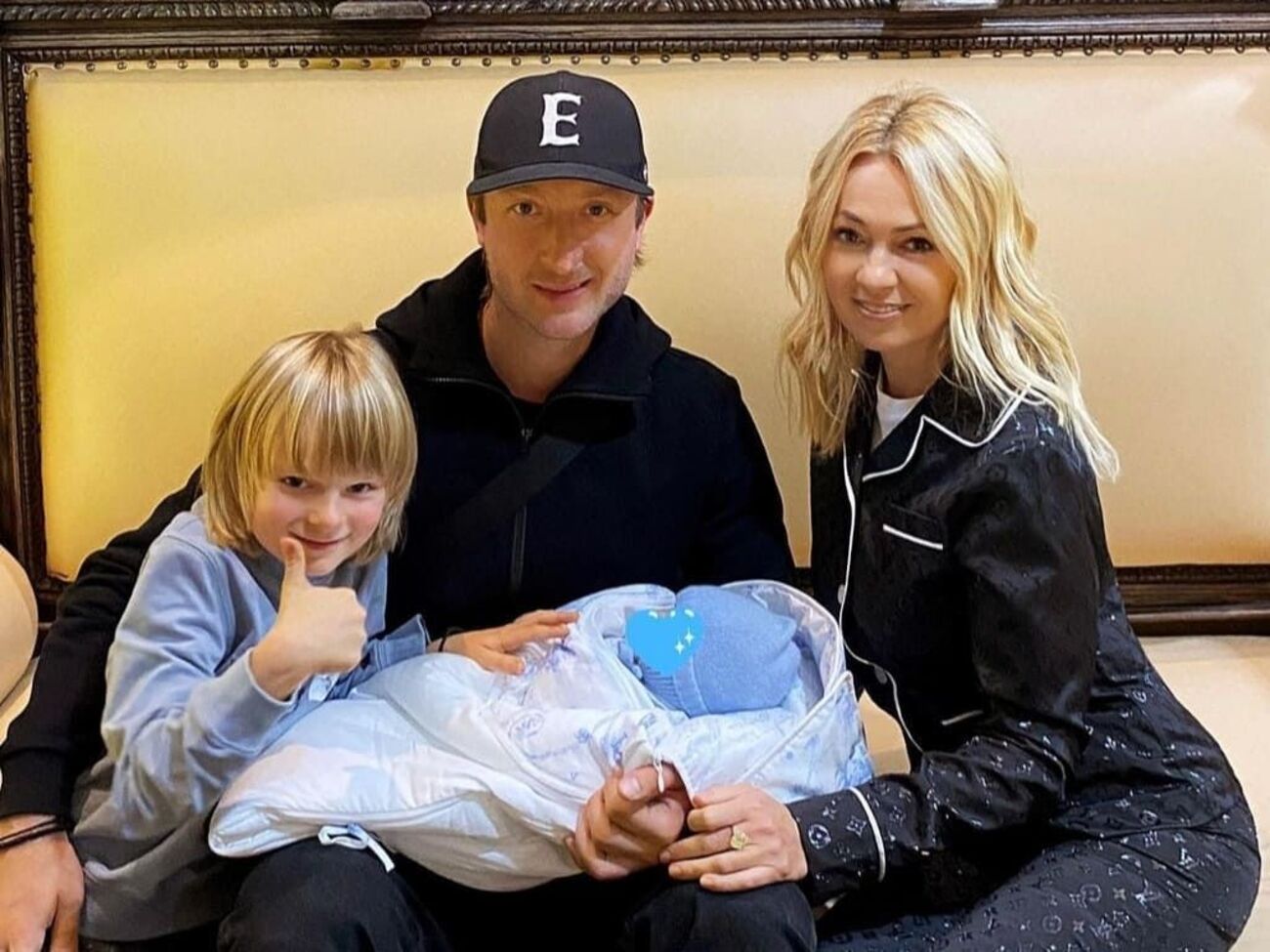 Младший сын Плющенко и Рудковской родился 25 сентября